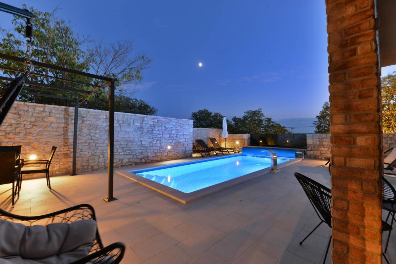 Stone Villa Didovi Snovi With Heated Pool Lisane Ostrovicke Dış mekan fotoğraf